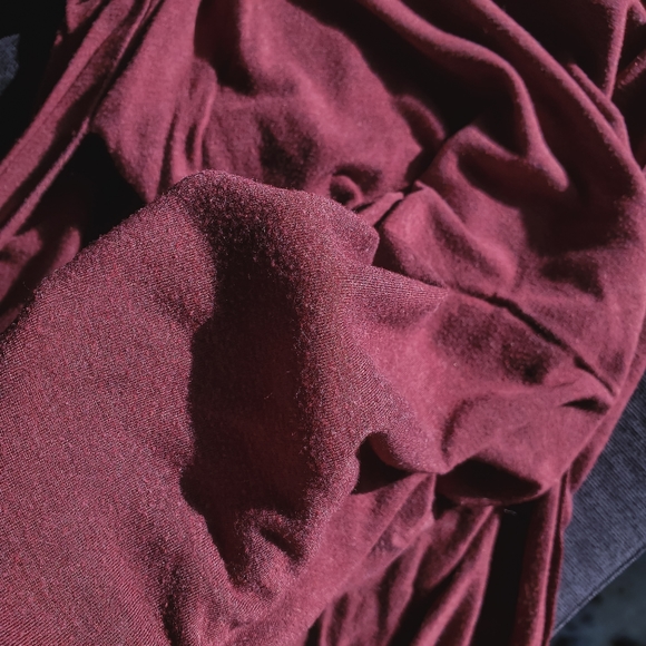 Wilfred long soft maroon t-shirt with side slits - Picture 3 of 5